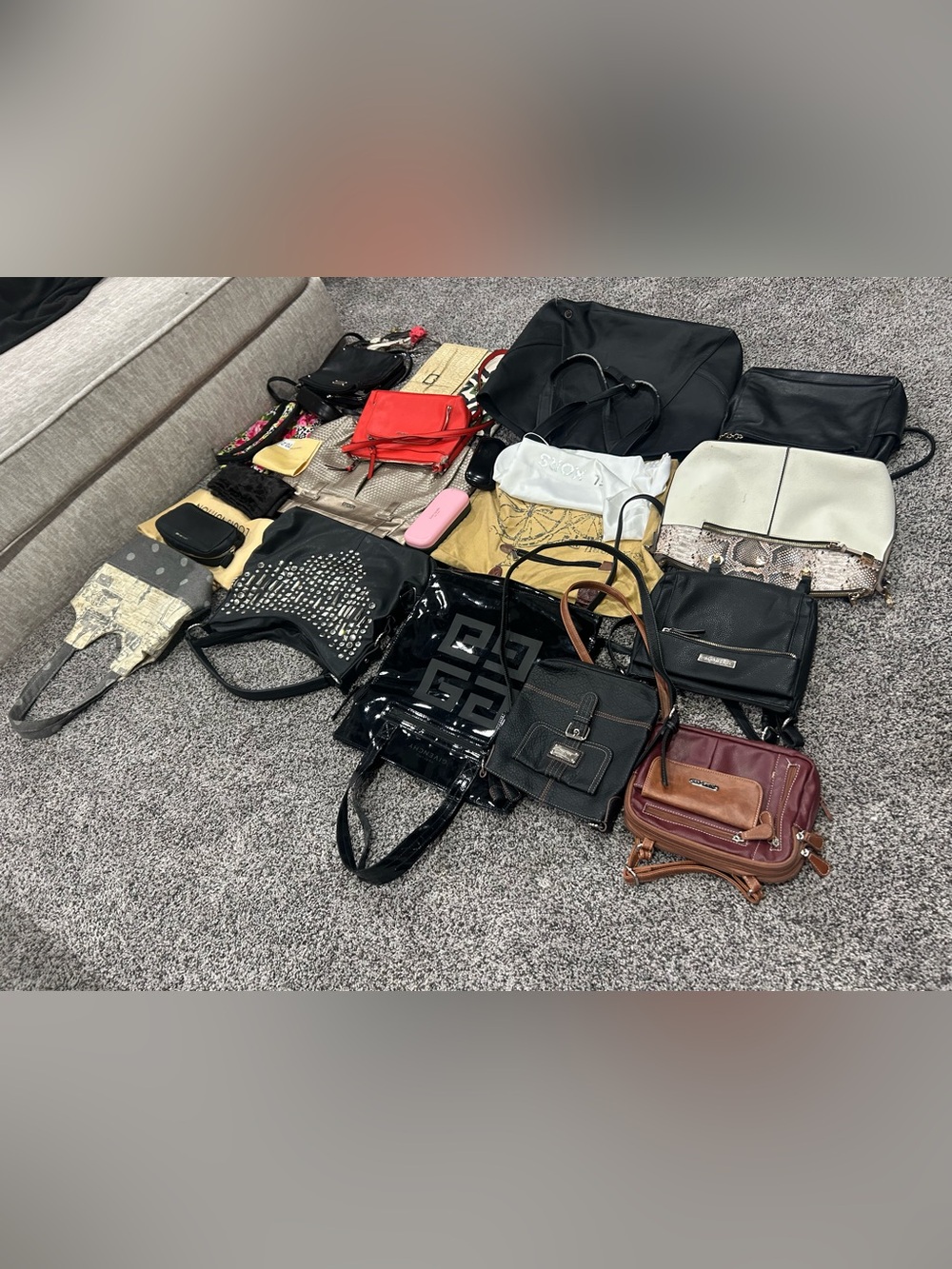 Givenchy, Gucci, LV, MK Designer Purse & Watch Reseller Box Lot of 30 Wholesale - Picture 12 of 13